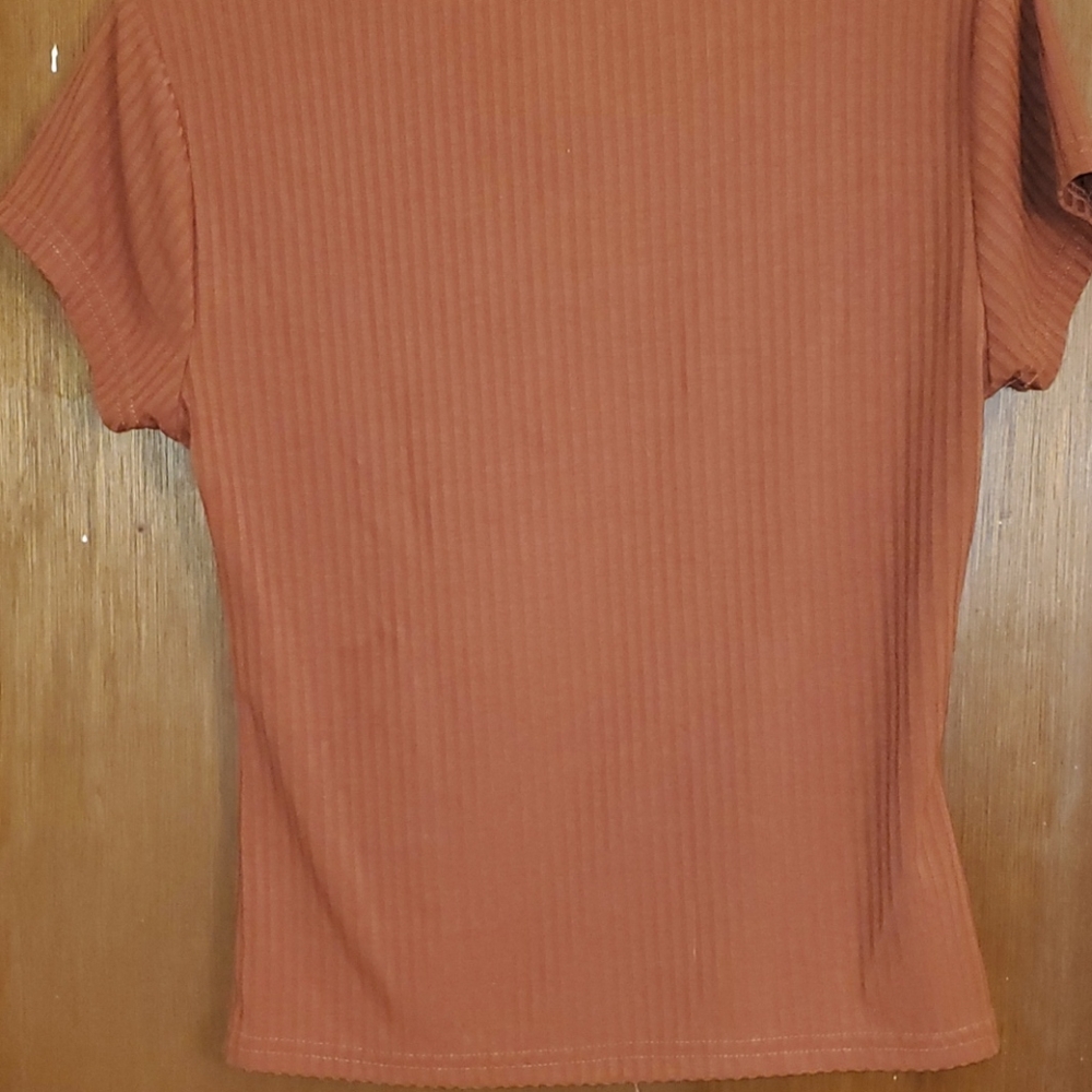 Crop top - Picture 2 of 4